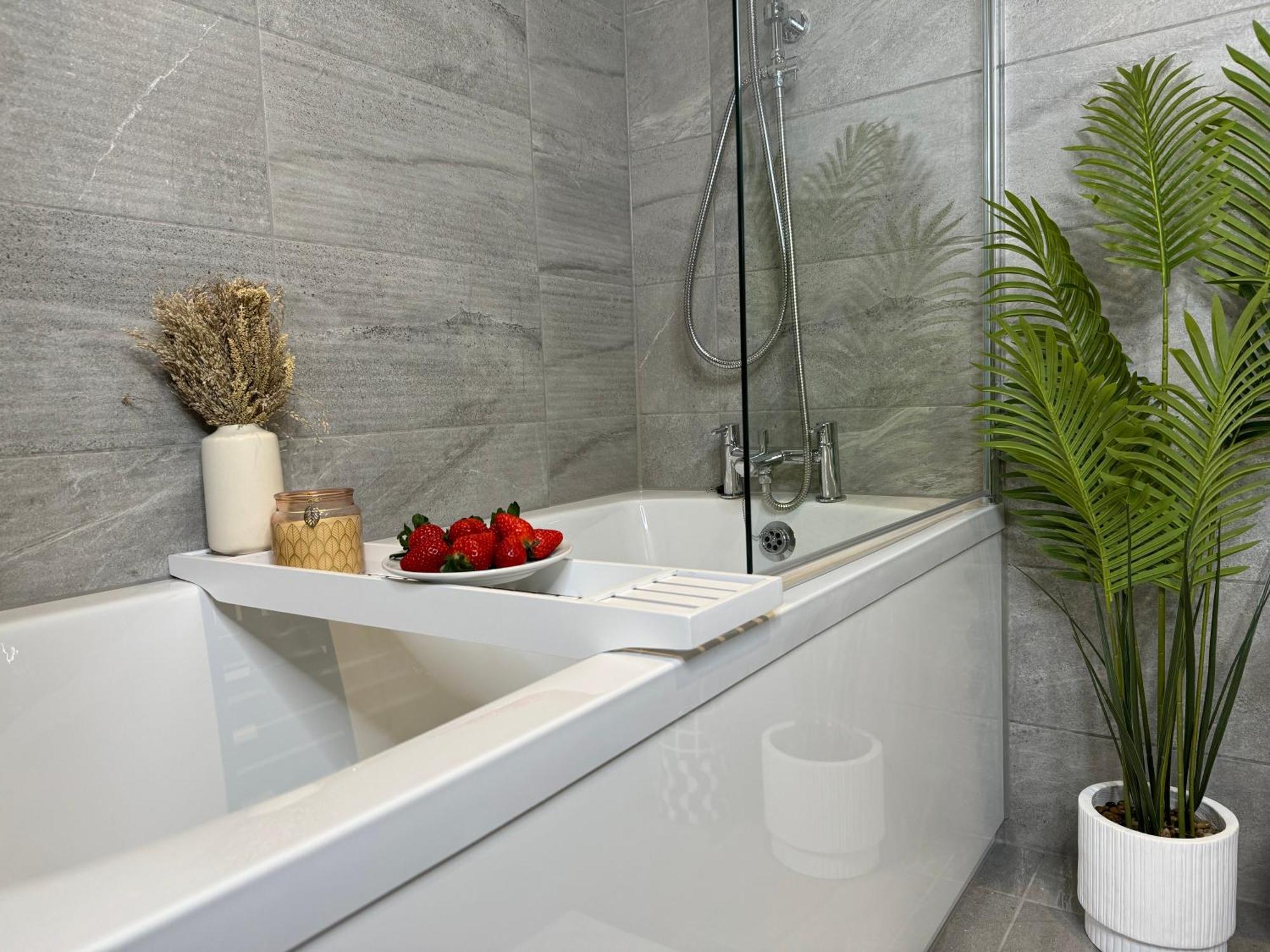 Modern One-Bedroom Apartment Swindon Exterior foto